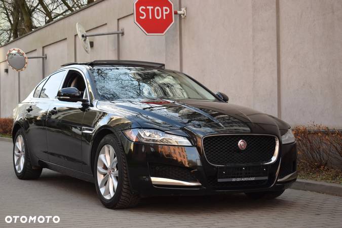 Jaguar XF 2.0 i4D AWD Prestige - 3