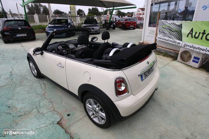 MINI Cabrio Cooper D - 8