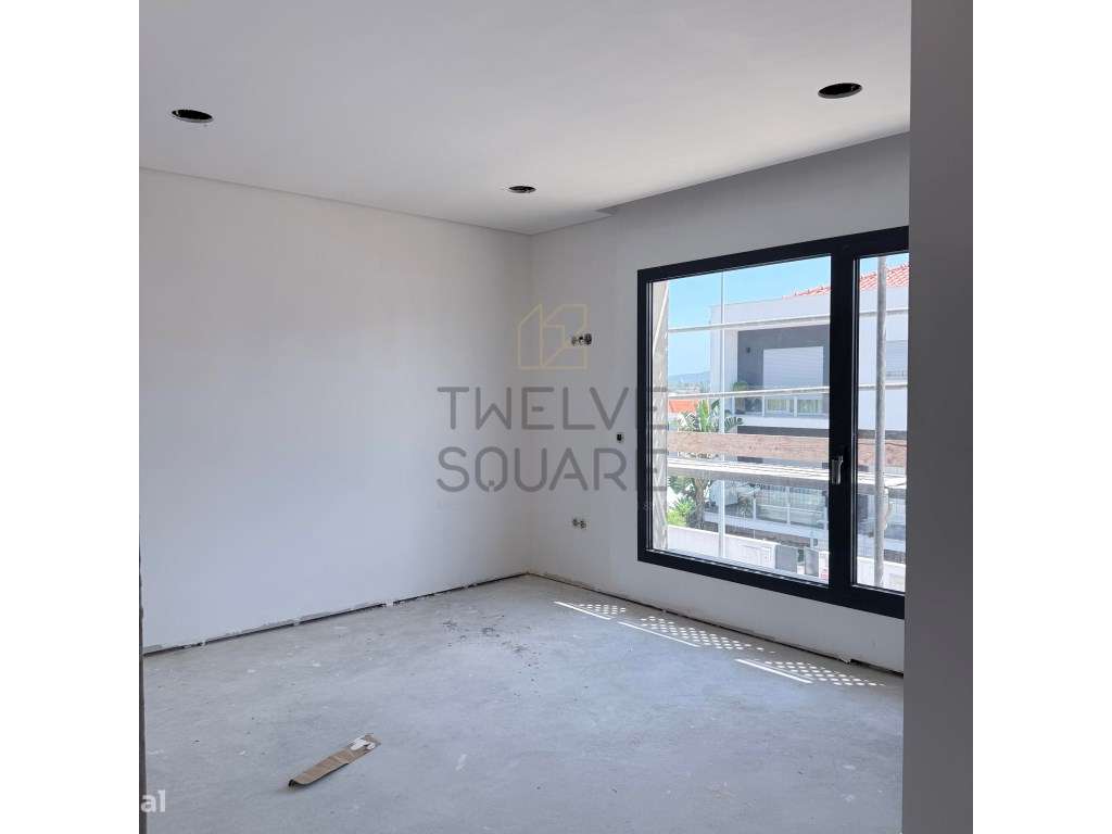 Moradia T3 e T3+1 Nova, em Porto de Mós, Leiria-10