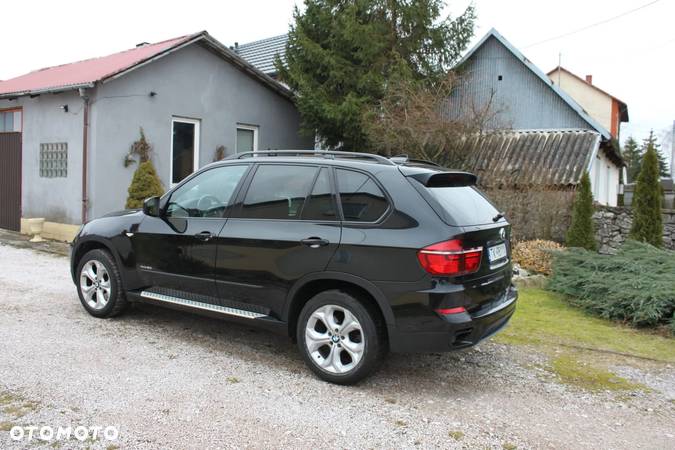 BMW X5 5.0i xDrive - 13