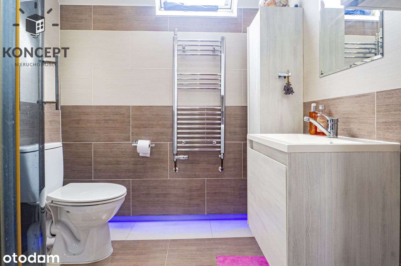 Dom z zabudowaniami z dużą, zieloną działką w cich-8