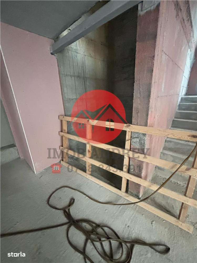 Cladire comerciala ultracentrala de închiriat, 1100 mp, renovat, ideal - Imagine principală: 3/8