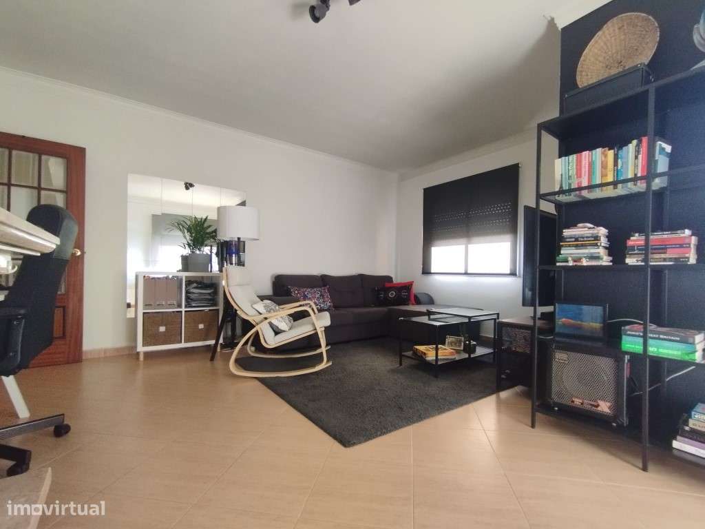 T2 com estacionamento e arrecadação em São Marcos-3