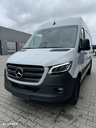 Mercedes-Benz Sprinter - 37