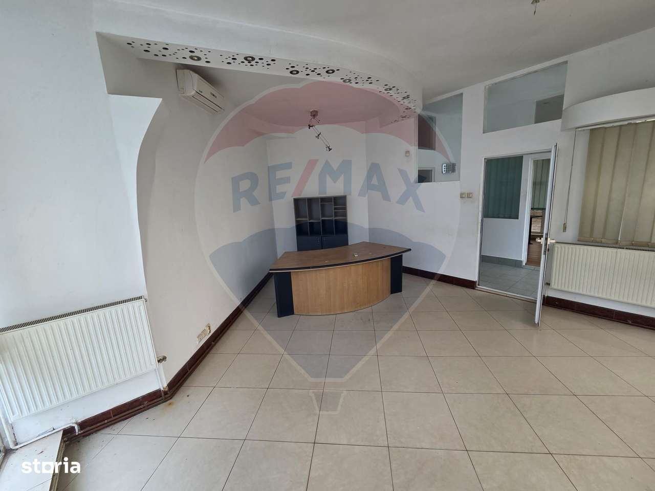 Ansamblu casa de locuit, hala productie ,spatiu de birouri si teren-1