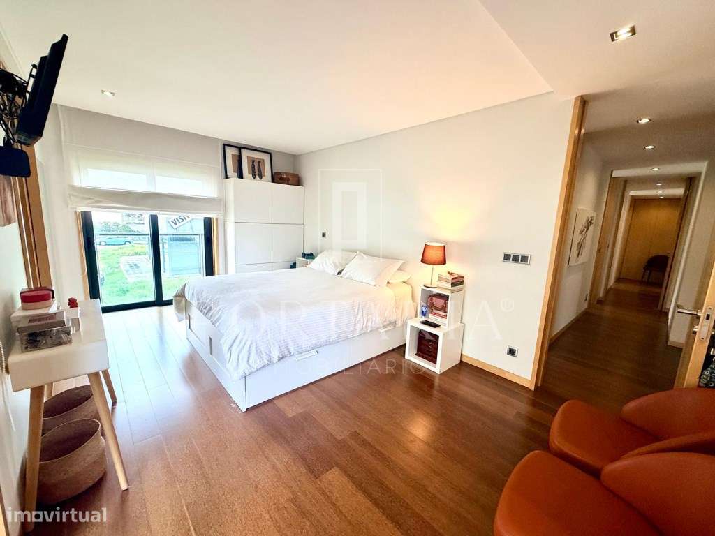 Apartamento T4 com terraço e garagem fechada em Aveiro-13