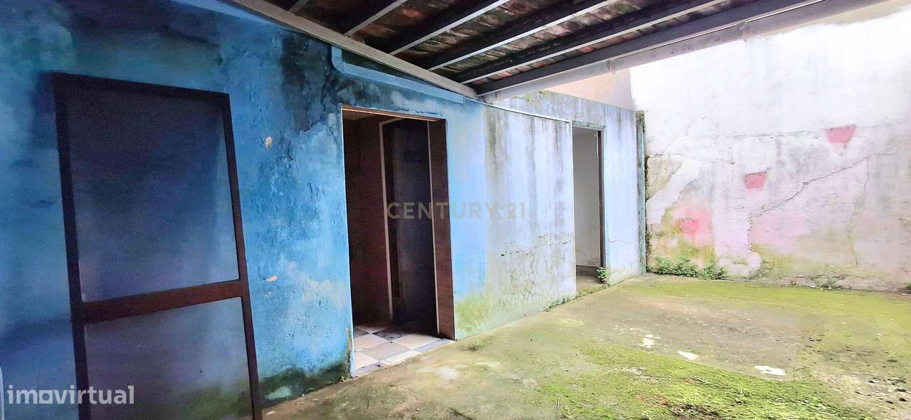 Moradia com Dois Andares no Centro de Coruche com Vista Rio-32