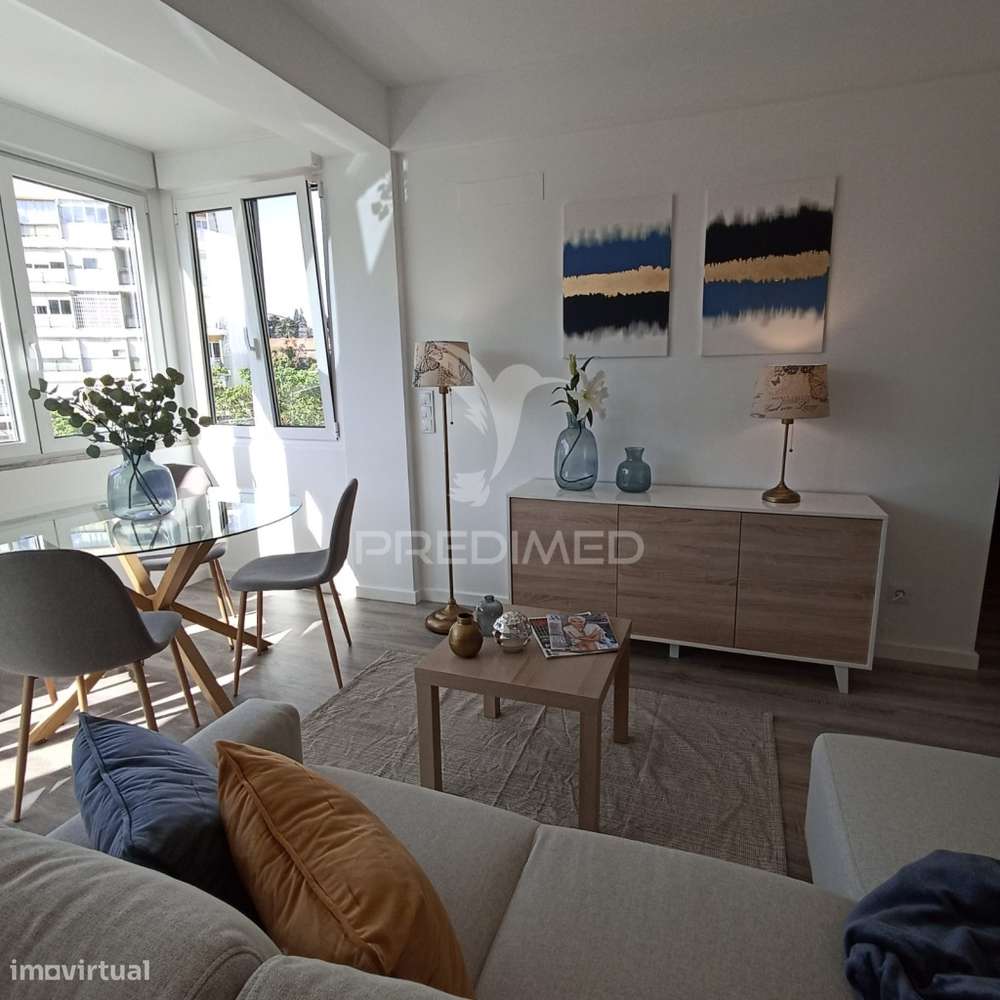 T3 Remodelado com Logradouro em Benfica - Grande imagem: 4/6