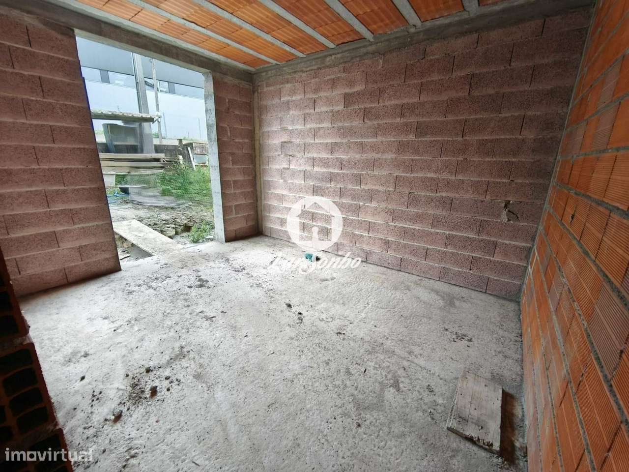 Apartamento T2 novo com jardim-28