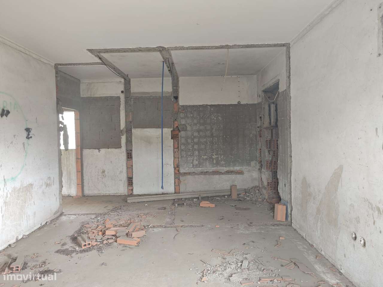 Edifício Inacabado com Enorme Potencial de Rentabilização-18