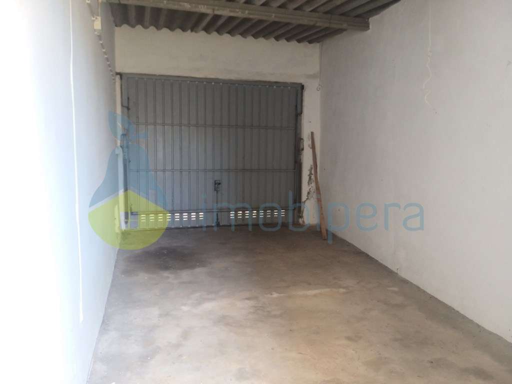 Quinta tipicamente algarvia constituída por 2 urbanos, terreno e 2 ... - Grande imagem: 4/36