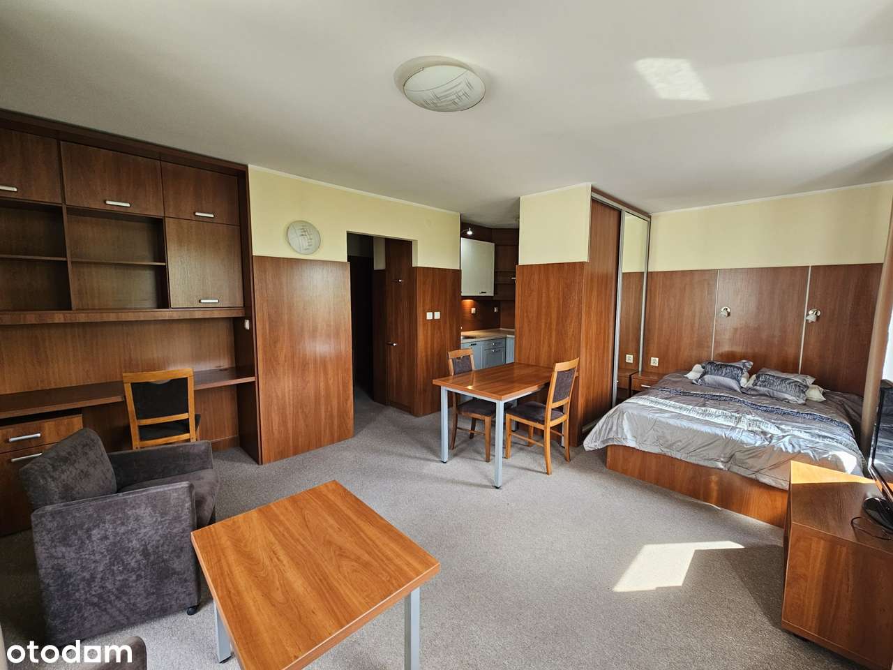 Kawalerka na pograniczu dzielnic Ursus/Włochy,2010 - Pełny obrazek: 4/9