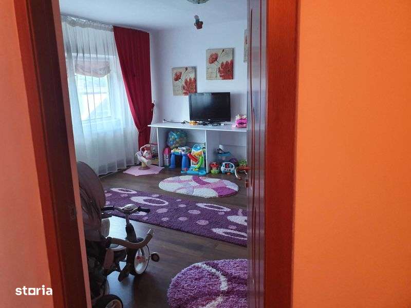 Vand apartment cu 2 camere (74mp) - Imagine principală: 4/8