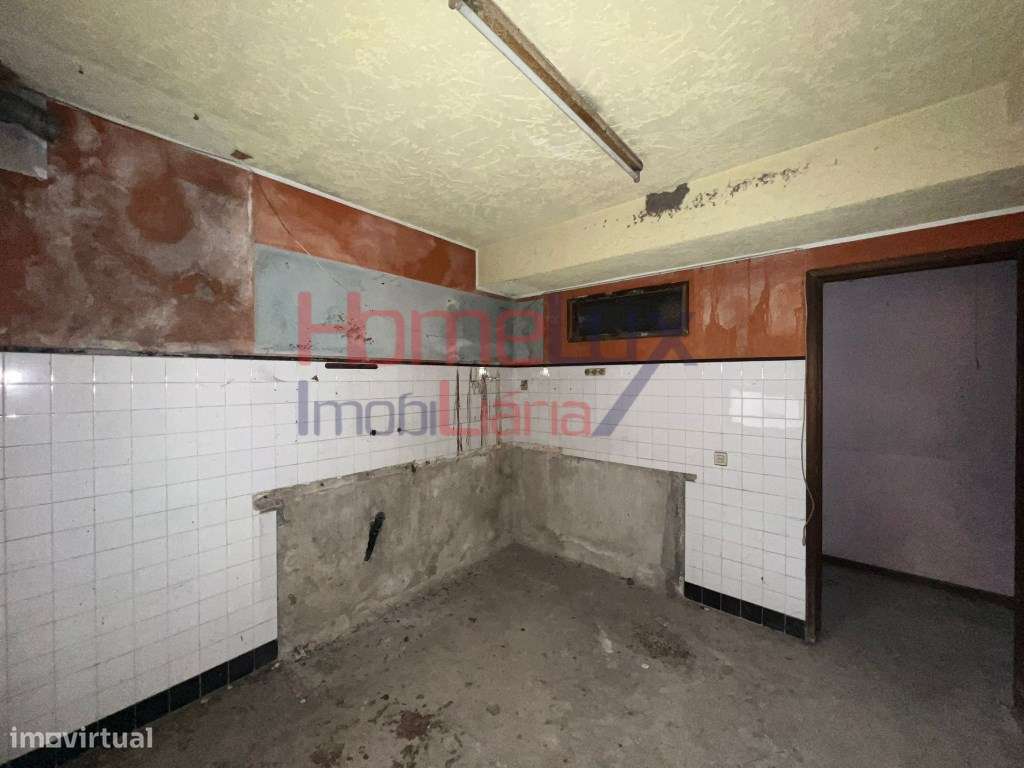 Terreno com Ruinas em Águas Santas-17