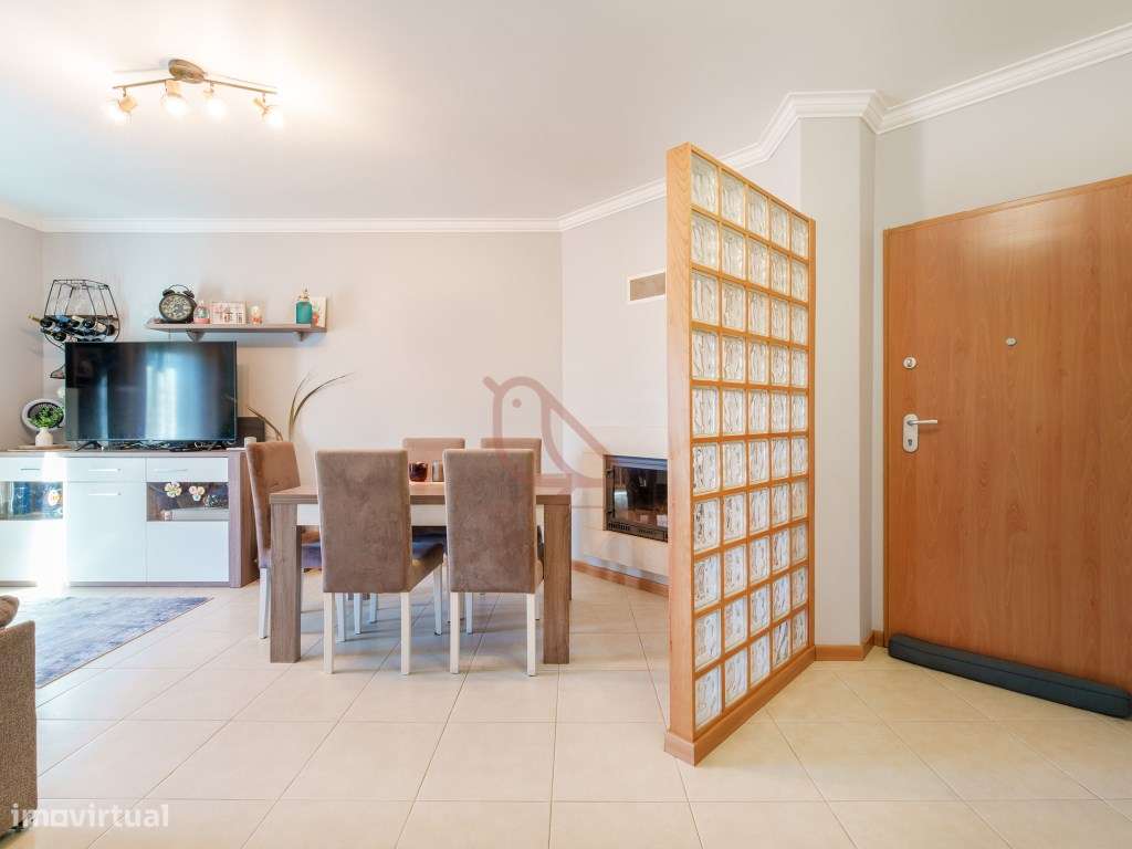 T3 com Terraço Envolvente e Garagem de 70 m² | Casais Castelo, Riachos-1