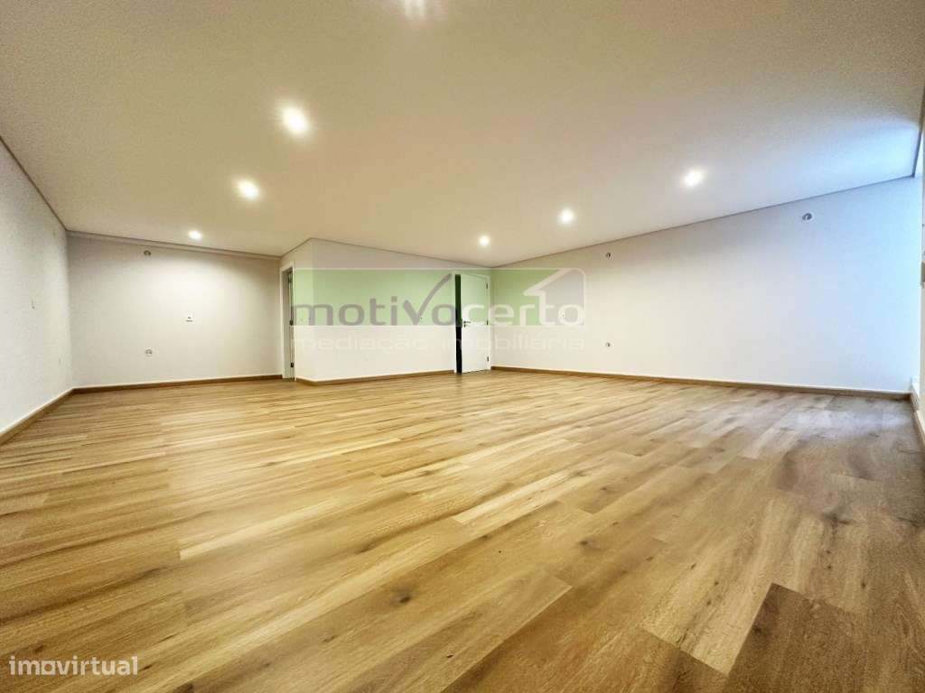 Moradia T3 Nova com Piscina e Garagem. Viva com Conforto em Leceia,...-22