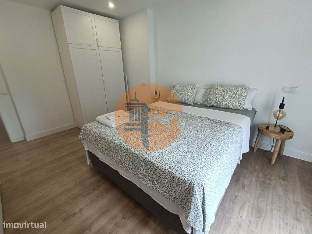 Apartamento em Condomínio com Piscina e estacionamento na Baixa de ... - Grande imagem: 4/42