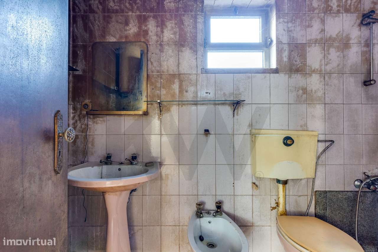 Moradia T1 para Reabilitação – Leça da Palmeira - Grande imagem: 5/37