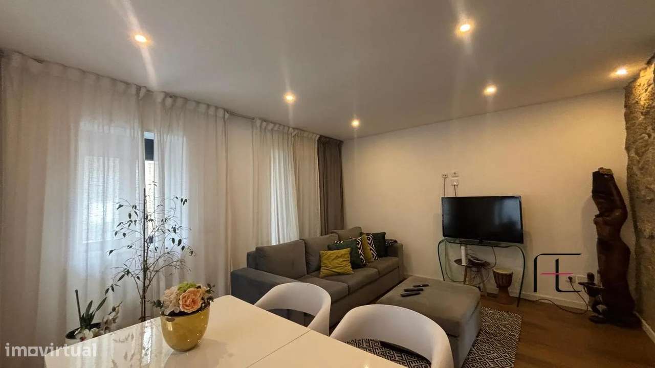 Moradia t2 com espaço exterior em Valbom-32