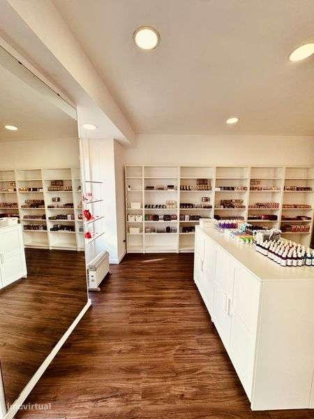 Negócio de Cosméticos à Venda – Faturação Ativa”. - Grande imagem: 5/11