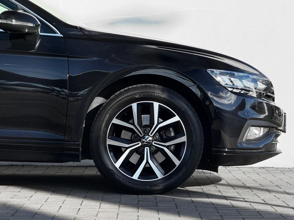 Volkswagen Passat 1.5 TSI Evo Business DSG 150 KM — zdjęcie 4