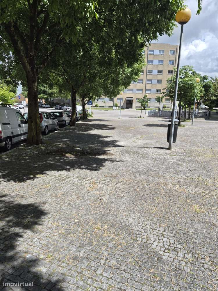 Comprar Excepcional Apartamento T2+1/ 3frentes Águas Santas-24
