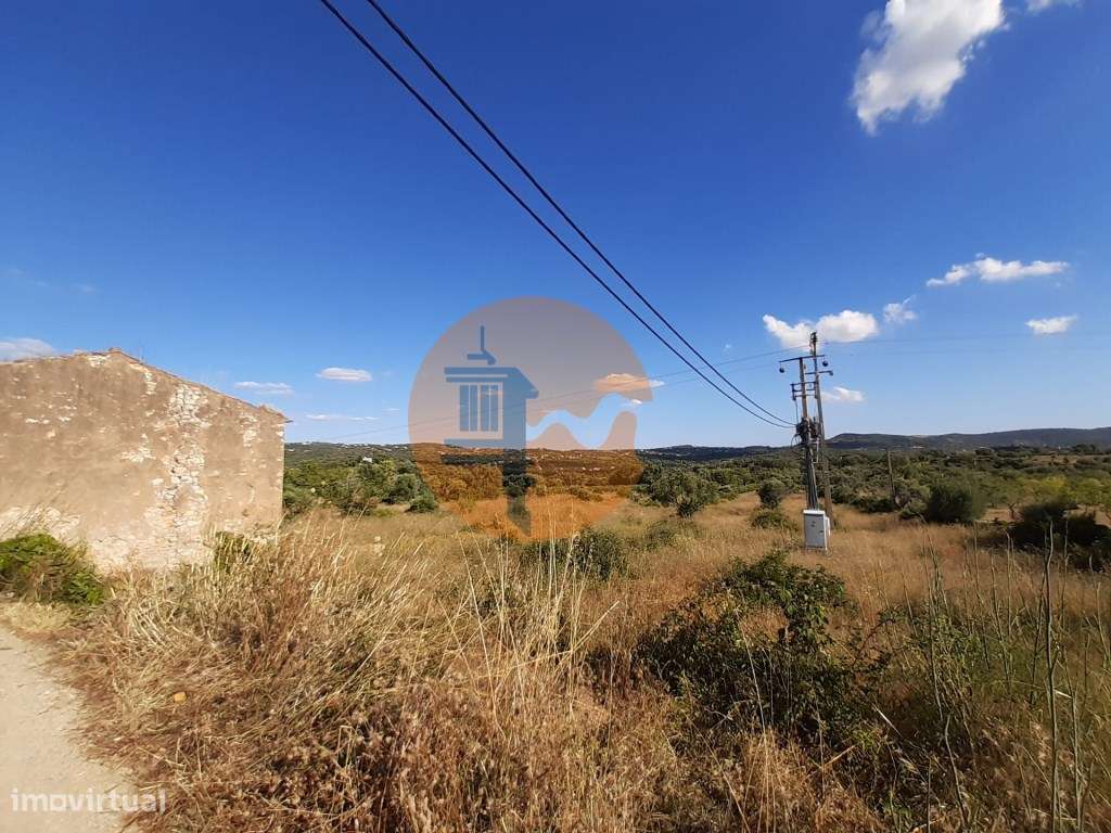 Terreno Misto com Ruína situado em Loulé - Grande imagem: 3/21