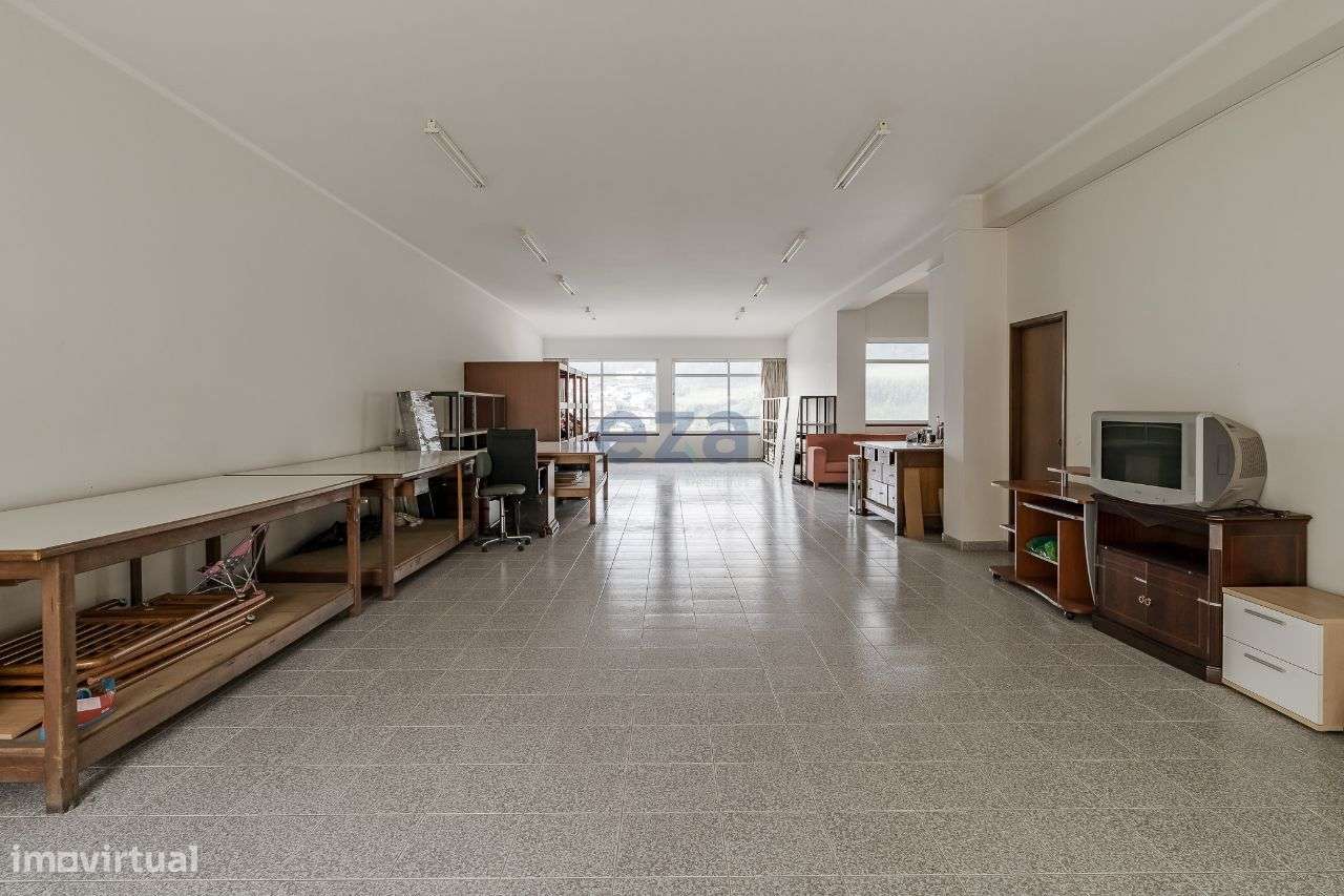 Loja, 169 m², Candoso São Tiago e Mascotelos-6