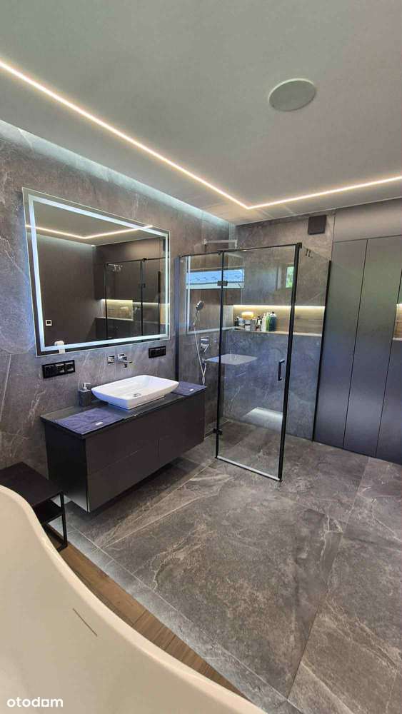 Nowoczesny dom 4 pok. z garażem w spokojnej okolicy-11