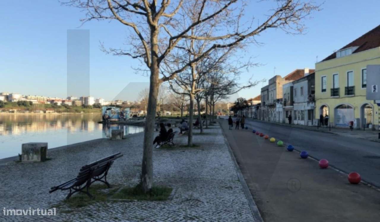 Apartamento T2 na Amora | A poucos minutos da Baía da Amora-21