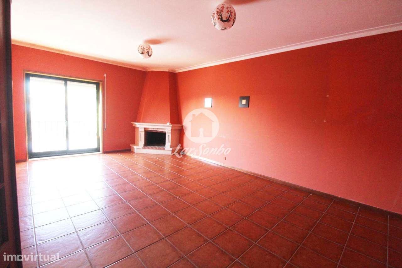 Apartamento T2, situado em Arcozelo, a 2,5km da Praia-0