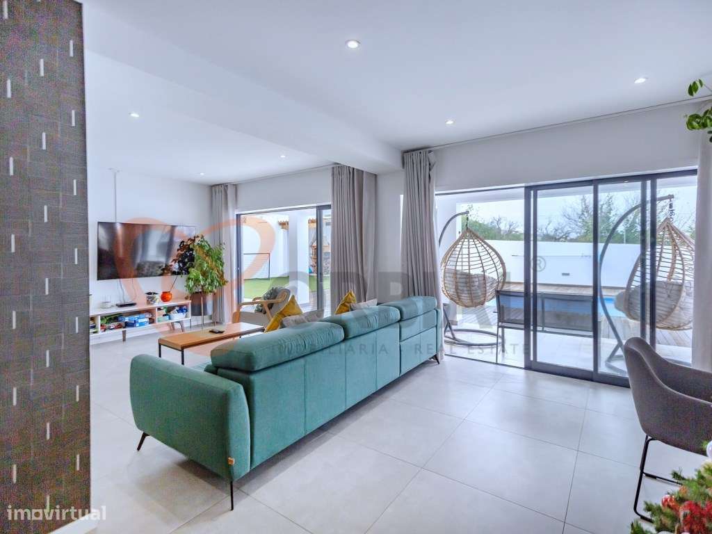 Moradia para venda em Albufeira com 6 quartos e piscina - Grande imagem: 4/60