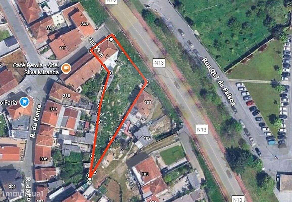 Moradia T4 para venda-7