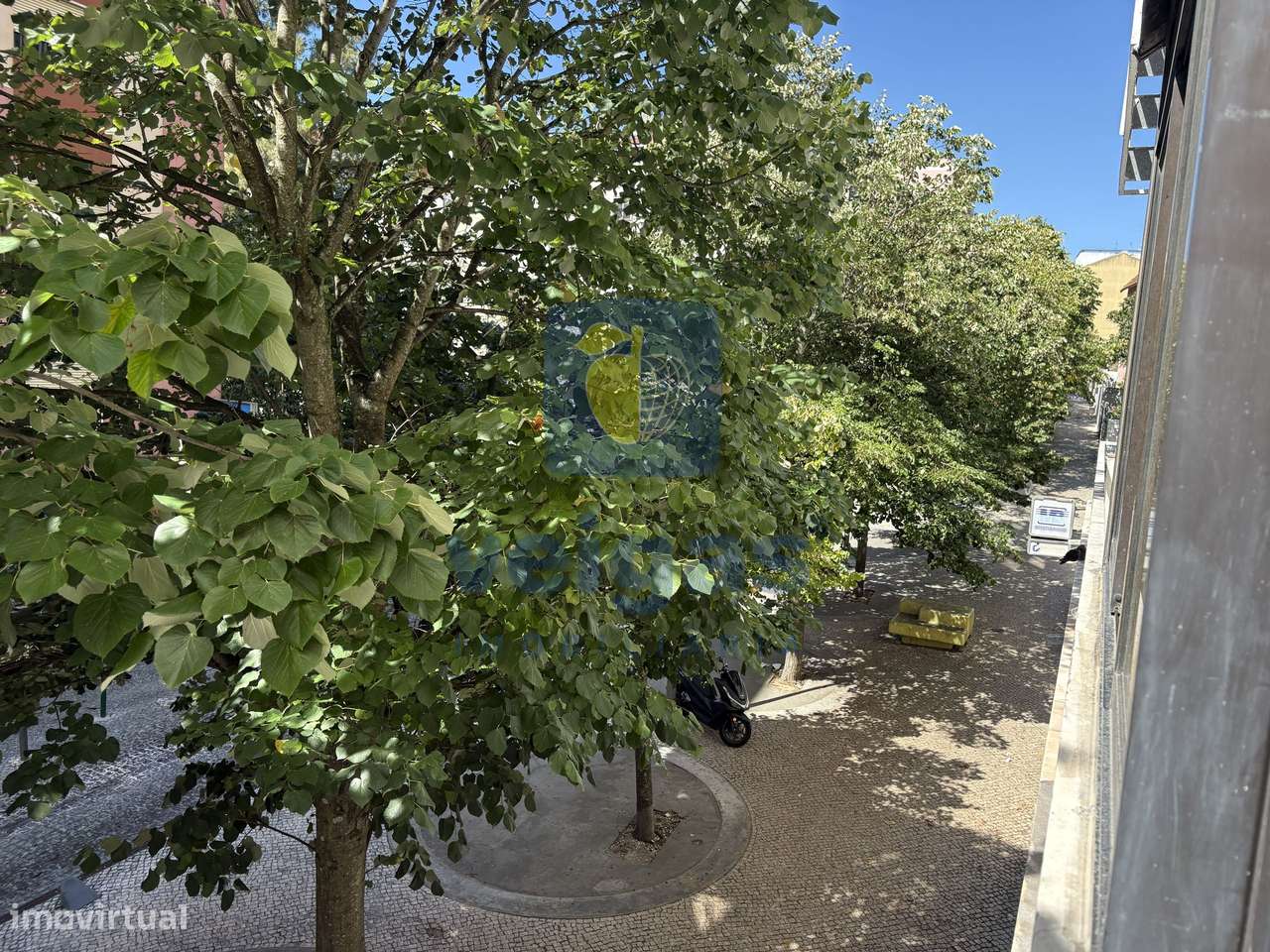 Atelier / Estúdio transformado em T1 no centro da Agualva-14
