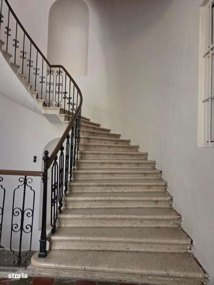 Garsonieră spațioasă în centrul Sibiului – Str. Samuel Brukenthal - Imagine principală: 5/20