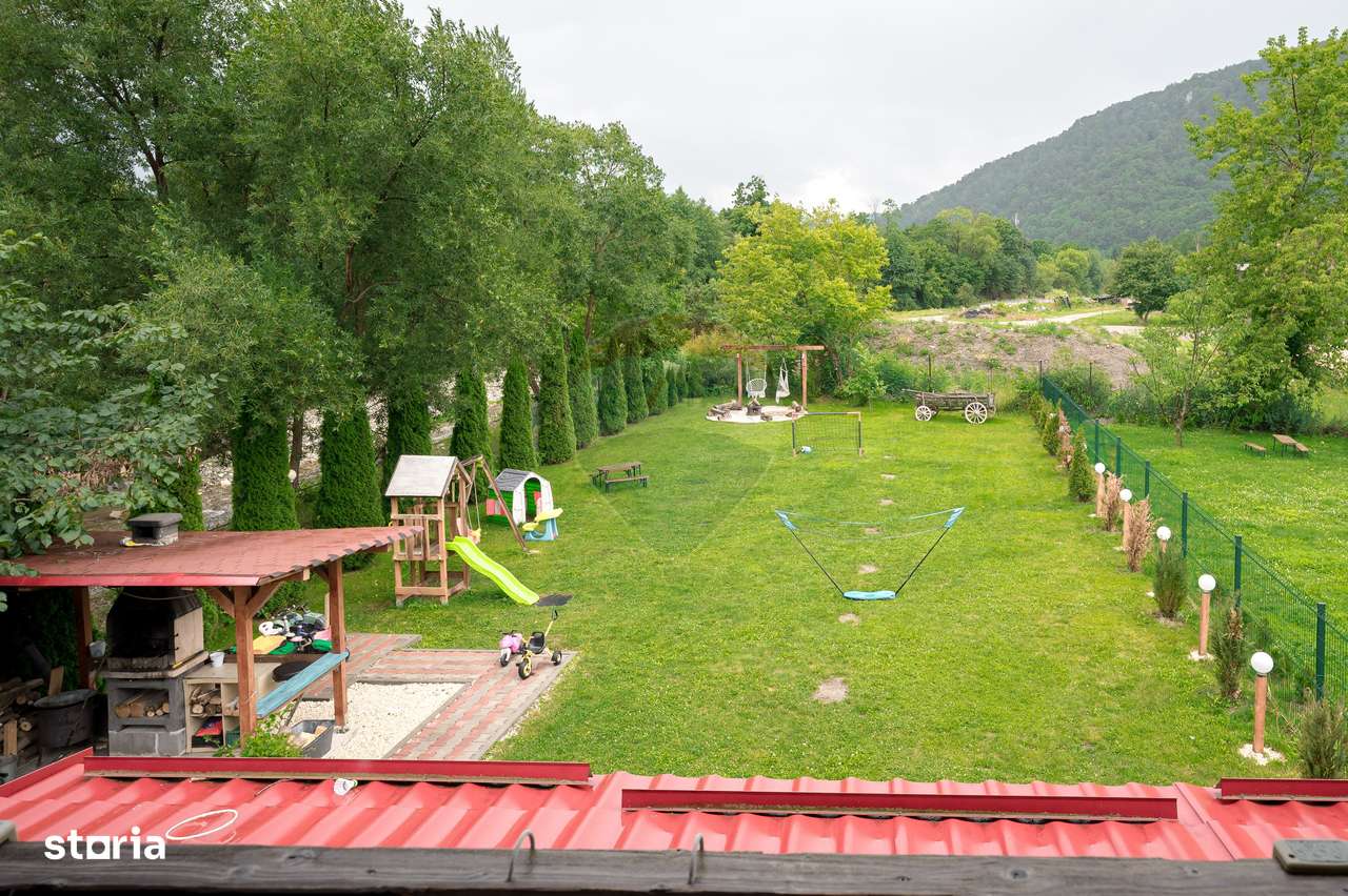 Casă de vacanță sau pensiune cu recenzii excelente, în Inima Branului - Imagine principală: 2/20
