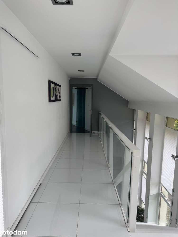 Przepiękny dom nieopodal Piaseczna. Żabieniec.-12