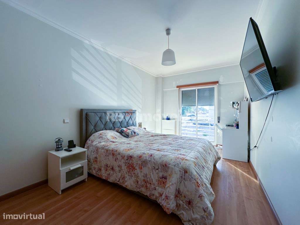 Apartamento T3 c/ Garagem, Sótão e 2 Varandas - Santarém-48
