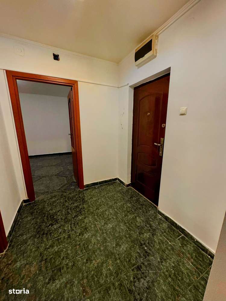 Tomis Nord - piața Ciresica 3 camere decomandate 67 mp-2