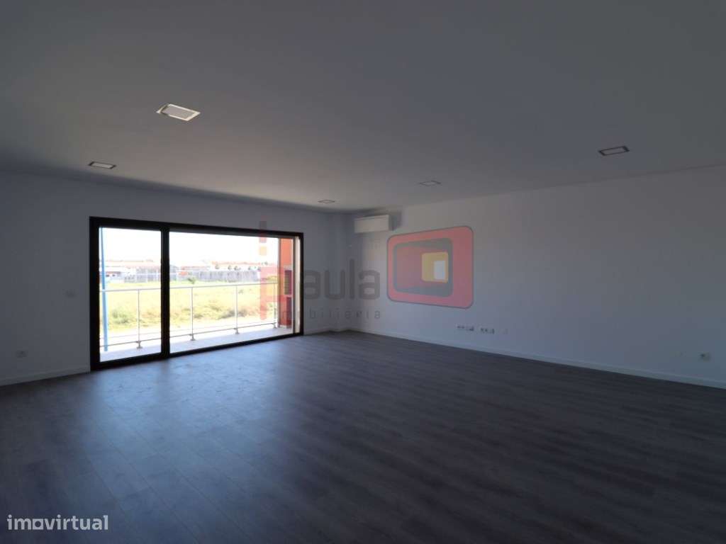 APARTAMENTO T5 DUPLEX NOVO - MONTIJO-12