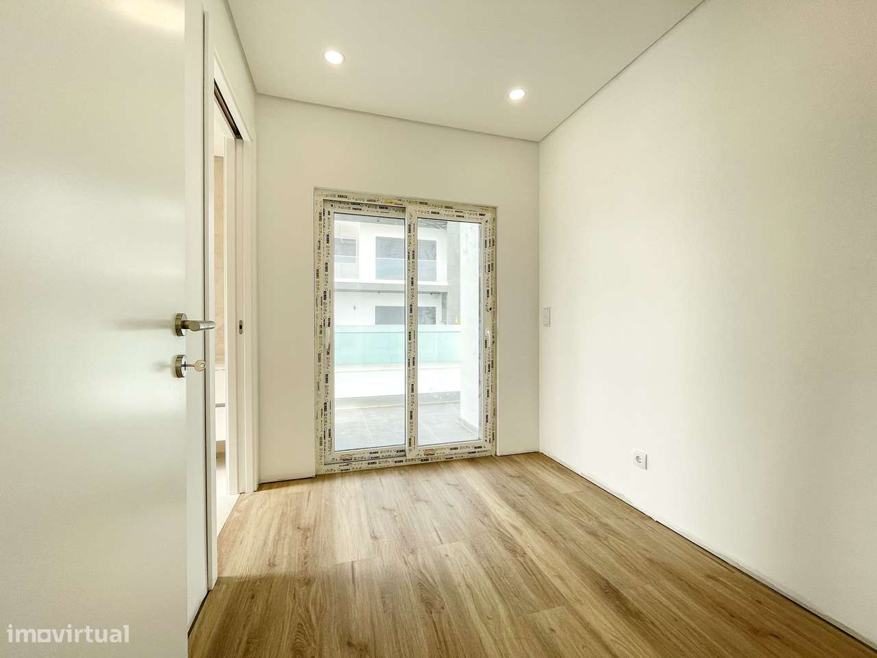 Moradia T4 com Piscina - Santa Iria de Azoia (Bairro da Salvação)-38