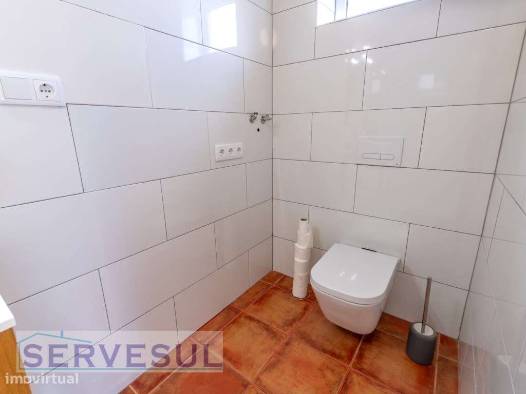 Luxuosa Moradia de luxo de 2 andares composta por 4 quartos, com um...-32