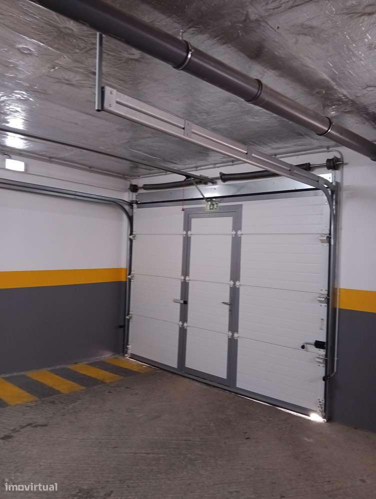 Apartamento T2 Novo com Varanda e Garagem-26