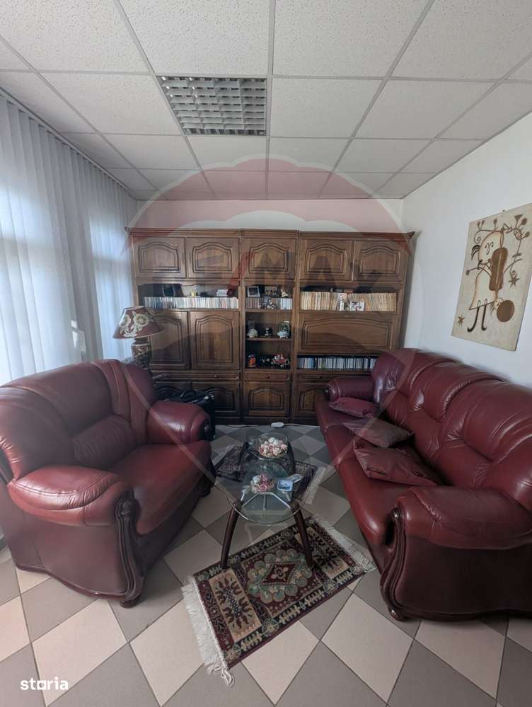 Casă / Vilă cu 5 camere de vânzare în zona Est - Imagine principală: 5/7