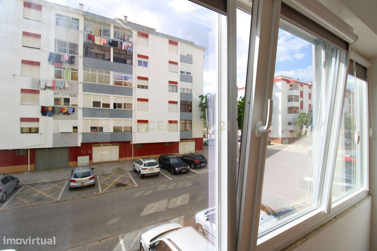 Apartamento T2 totalmente remodelado.-19