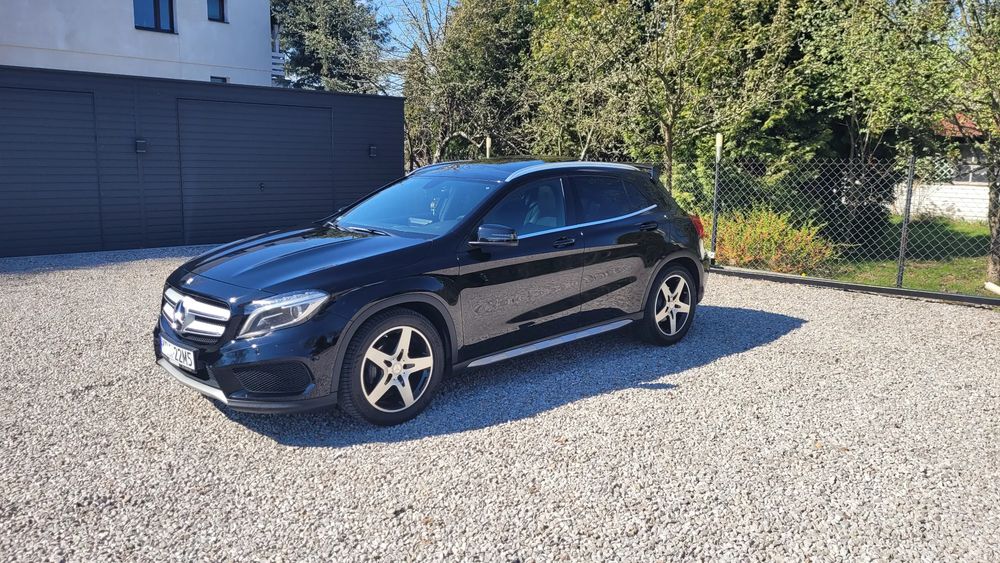 Mercedes-Benz GLA 200 7G-DCT AMG Line 2016