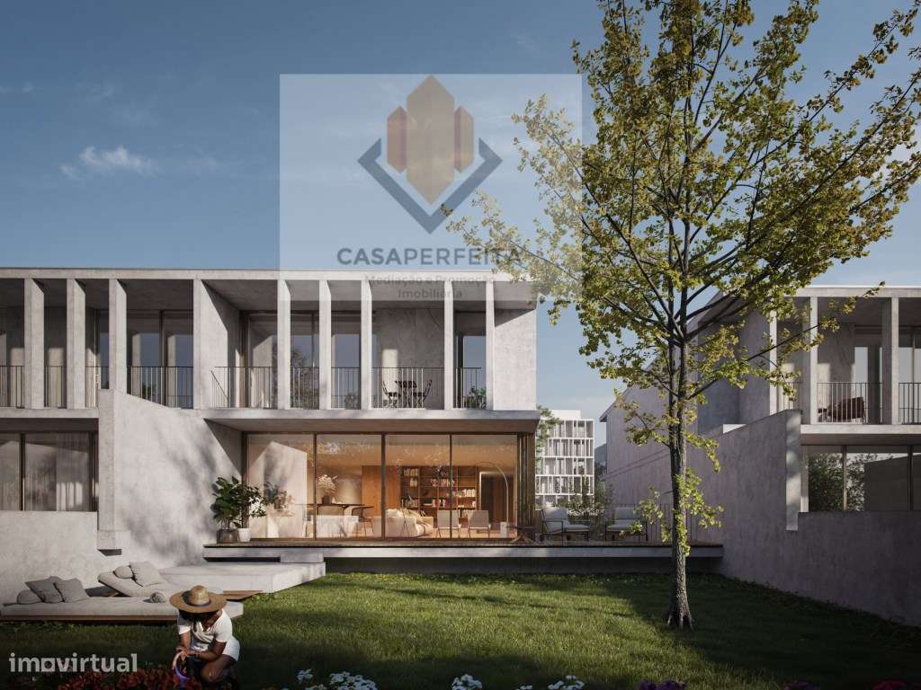 Moradias V3 Novas De Luxo com Jardim, Terraço e Varandas - Arcozelo-10