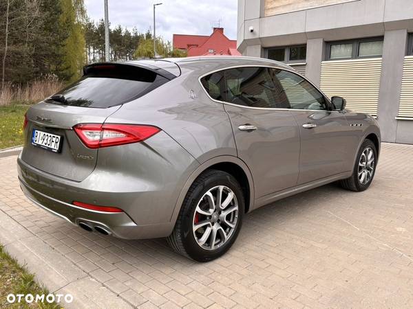 Maserati Levante - 5