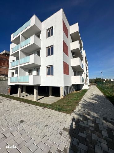 Apartament 3 camere , bloc nou , strada Zăvoaie-12