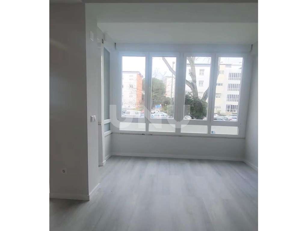 Apartamento T2 remodelado Oeiras-8
